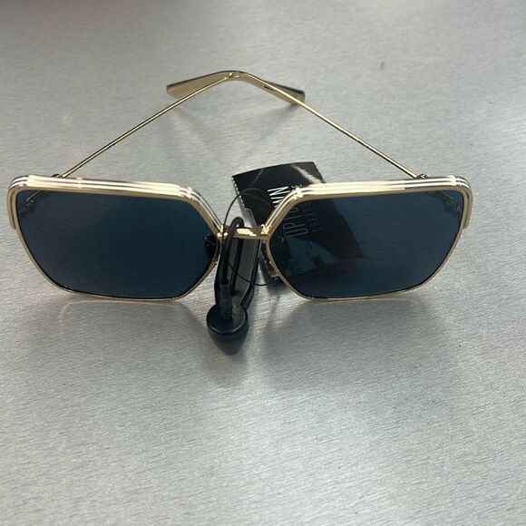 Cristian Dior shades 🤩 - Picture 1 of 9